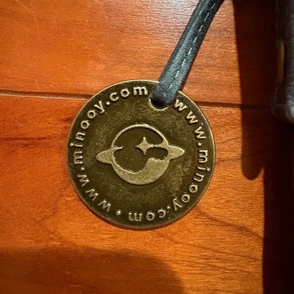 Minooy The Bali Three-Layer Leather Crossbody Shoulder Bag - Picture 13 of 14